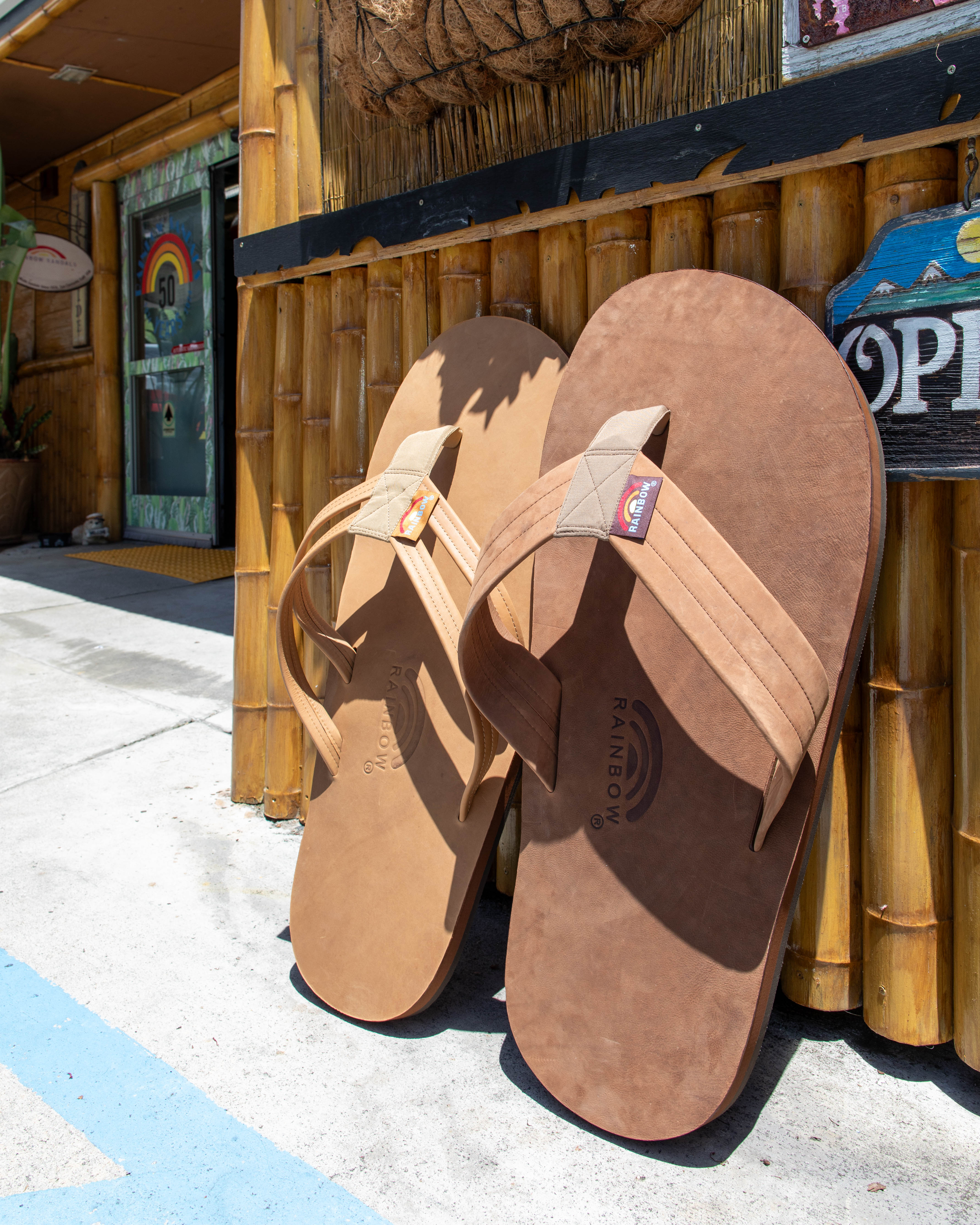 非売品 RAINBOW SANDALS BIG FOOT ディスプレー Get a hold of our BIG FOOT 🦶 - Rainbow Sandals
